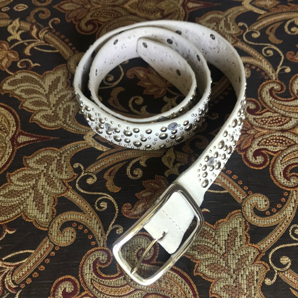 Womens Cream colored leather belt with studs and rhinestones. Size large